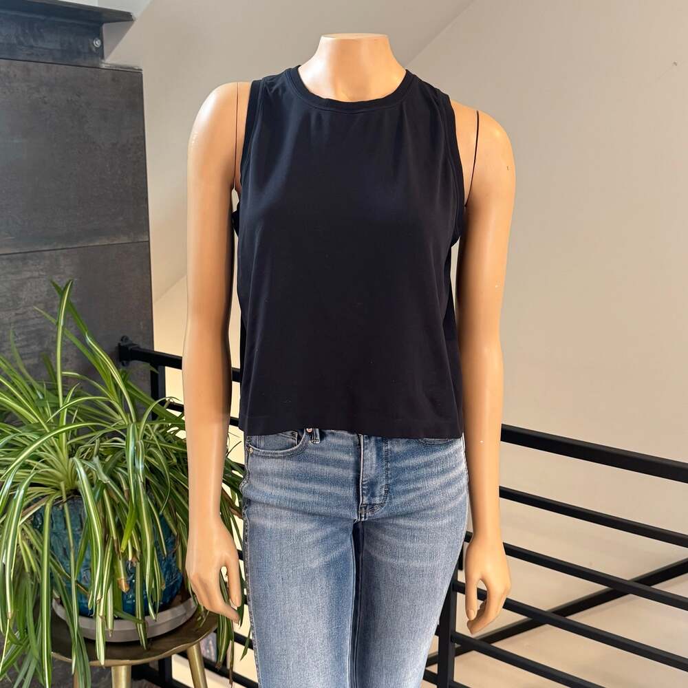Athleta Black Crewneck Muscle Workout Tank Top Size Medium M Athleisure